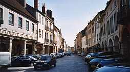 Grand Rue et ces 157 arcades