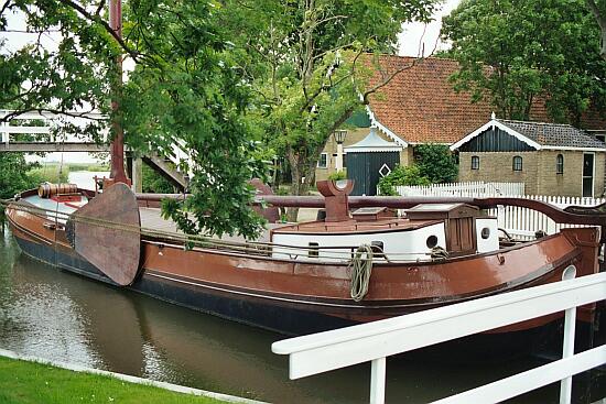 Barque prs de Makkum