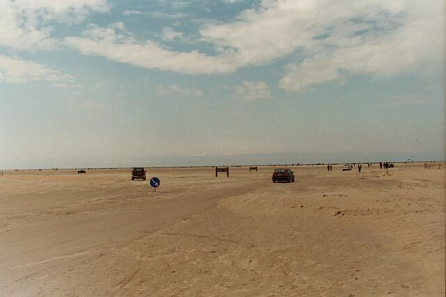 Route sur la plage ( le de Romo )