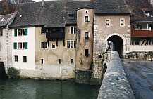 Pont et porte